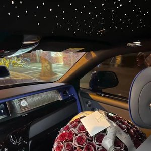 护士下面两瓣湿漉漉
