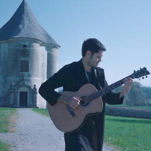 人妻在楼下被灌满精H
